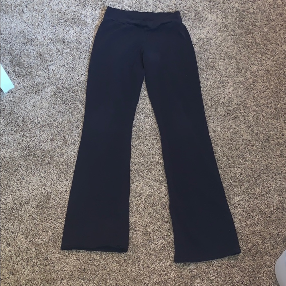 Black yoga pants